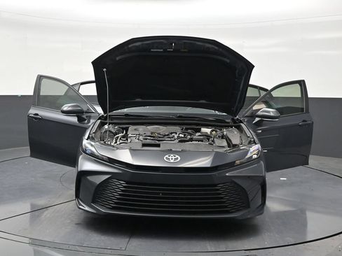 Used 2025 Toyota Camry LE FWD image 32