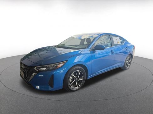 Used 2025 Nissan Sentra SV FWD image 4