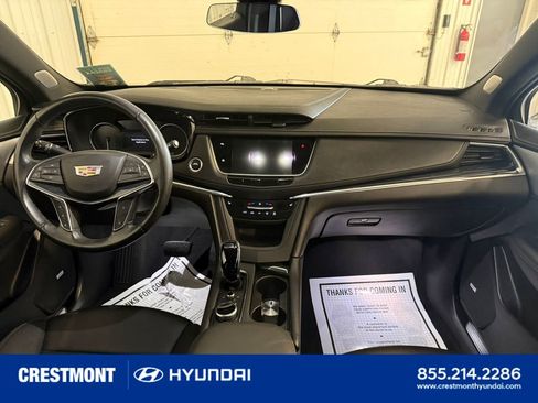 Used 2023 Cadillac XT5 Premium Luxury AWD/4WD image 2