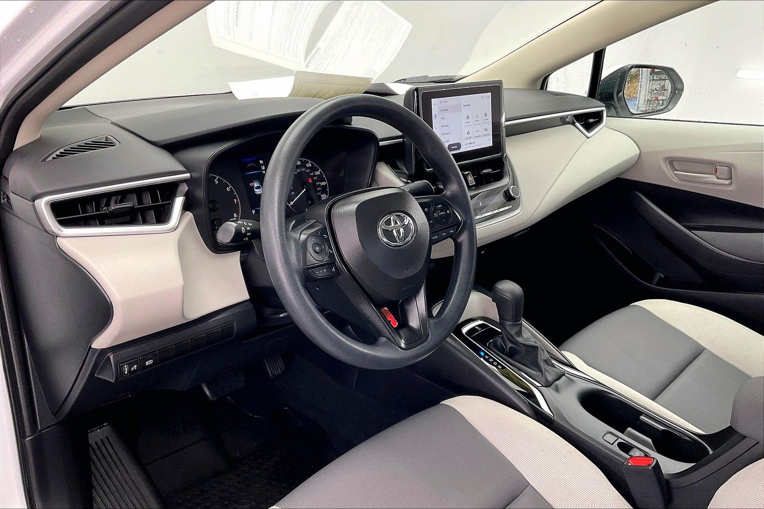 Used 2024 Toyota Corolla LE FWD image 12