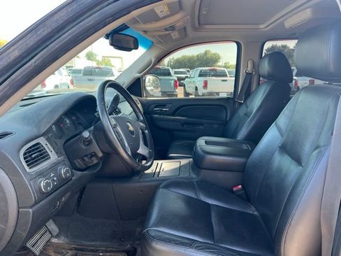 Used 2010 Chevrolet Avalanche LTZ AWD/4WD image 15