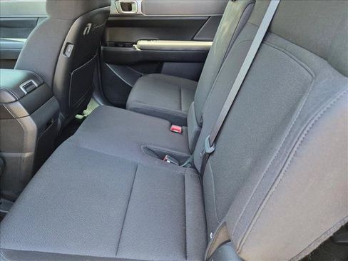 Used 2025 Hyundai Santa Fe SE FWD image 15