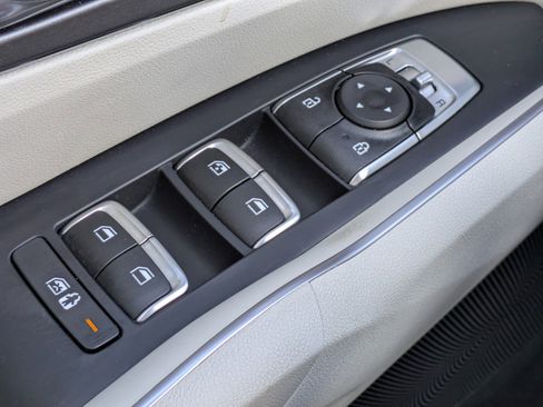 Certified 2023 Kia Sorento S FWD image 18
