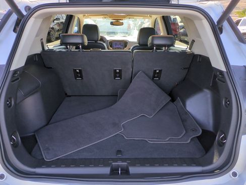 Used 2018 GMC Terrain SLT w/ Preferred Package FWD image 28