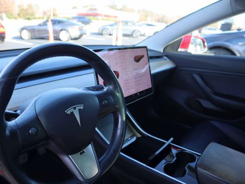 Used 2018 Tesla Model 3 Long Range image 18