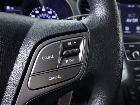 Used 2019 Hyundai Santa Fe XL SE image 15