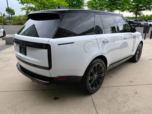 Used 2025 Land Rover Range Rover SE AWD/4WD image 5