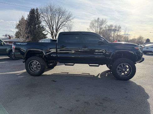 Used 2021 Toyota Tacoma TRD Sport w/ Technology Package AWD/4WD image 87