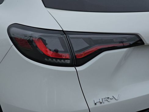 Certified 2024 Honda HR-V Sport image 32