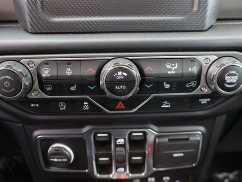 Used 2022 Jeep Gladiator Sport image 23