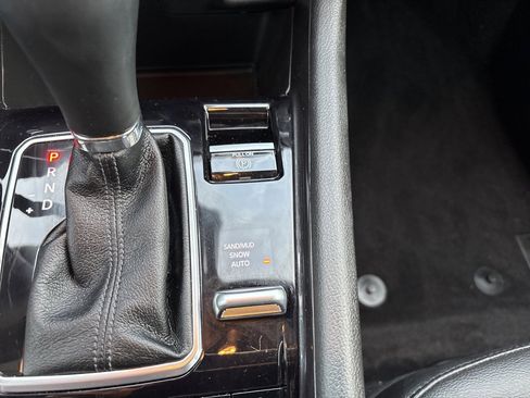 Used 2025 Jeep Compass Latitude image 17