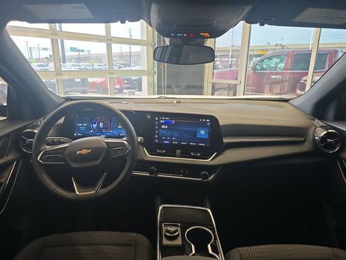 Used 2026 Chevrolet Equinox LT image 16