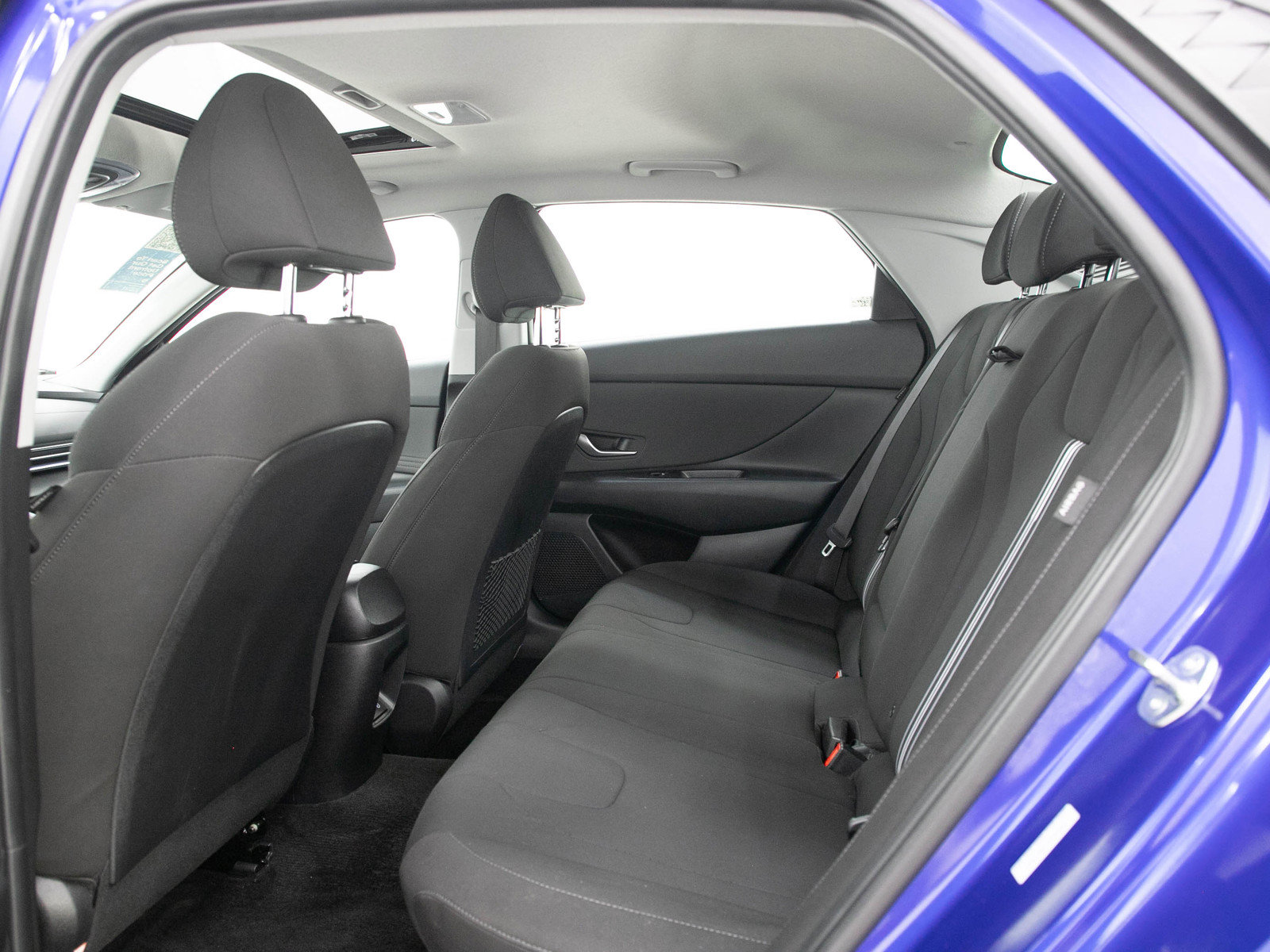 Used 2025 Hyundai Elantra SEL FWD image 13
