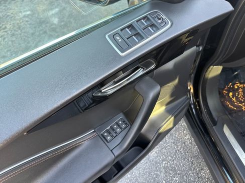 Used 2017 Jaguar F-PACE Prestige image 13