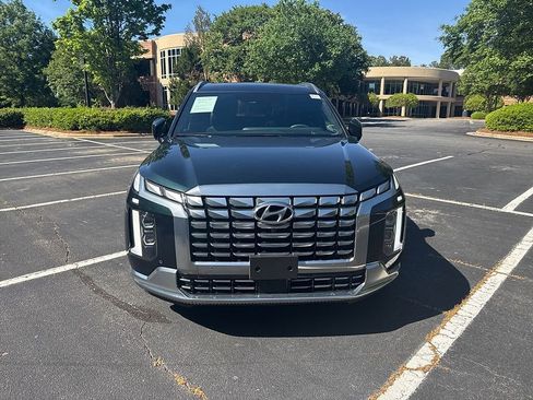 Used 2025 Hyundai Palisade Calligraphy FWD image 2