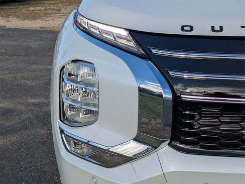 New 2026 Mitsubishi Outlander SEL image 10