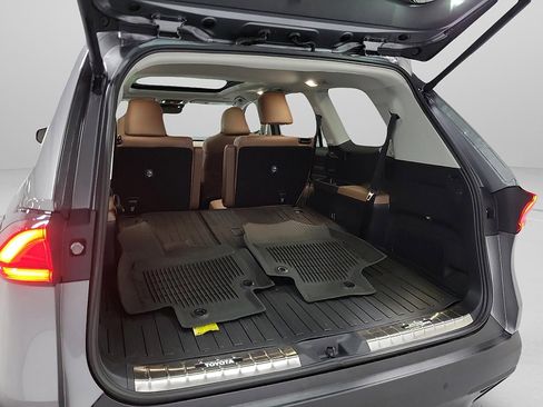 Certified 2026 Toyota Grand Highlander Platinum image 7