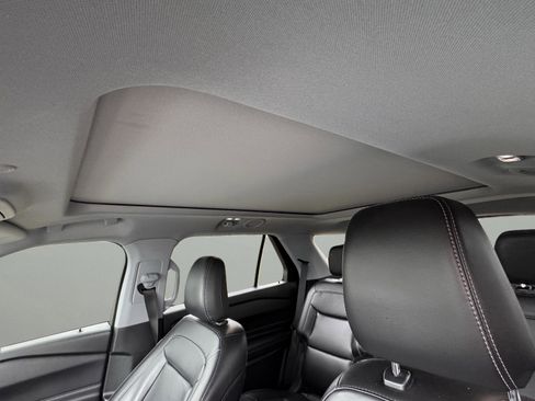 Used 2021 Ford Explorer XLT w/ Equipment Group 202A image 18