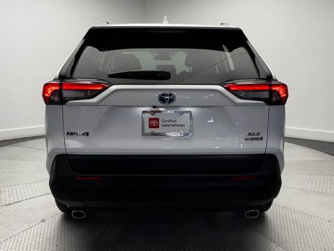 Used 2024 Toyota RAV4 XLE AWD/4WD image 31