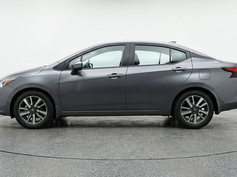 Used 2025 Nissan Versa SV image 5