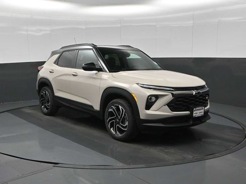 New 2026 Chevrolet TrailBlazer RS w/ Convenience Package image 2