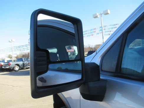 Used 2022 Chevrolet Silverado 2500 Custom w/ Custom Convenience Package image 15