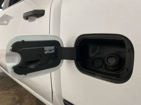 Used 2024 Chevrolet Silverado 2500 W/T w/ WT Convenience Package AWD/4WD image 82