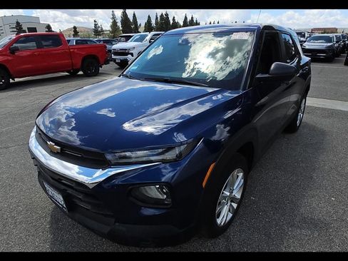 Used 2023 Chevrolet TrailBlazer LS FWD image 3