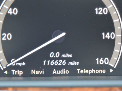 Used 2010 Mercedes-Benz S 550 S 550 4MATIC Sedan 4D image 35