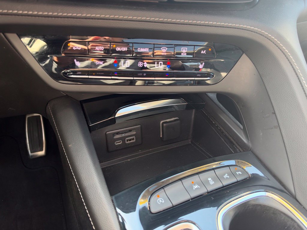Used 2022 Buick Envision Essence w/ Technology Package II FWD image 18
