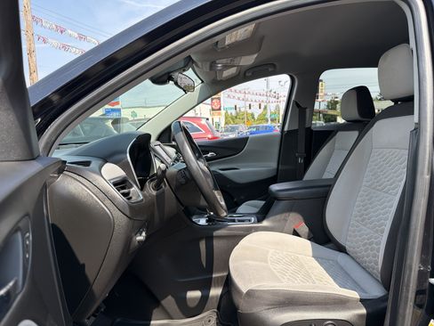 Used 2020 Chevrolet Equinox LT w/ Driver Convenience Package AWD/4WD image 7