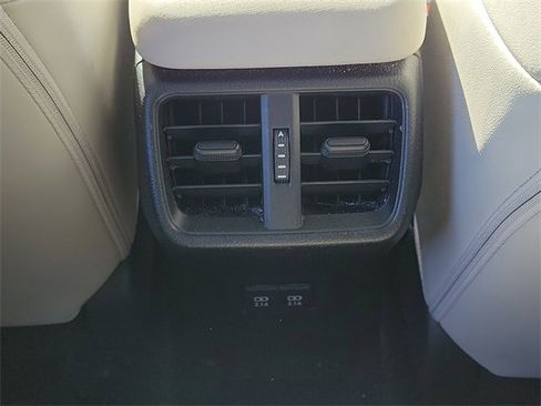 Used 2019 Lexus UX 200 w/ Premium Package image 12