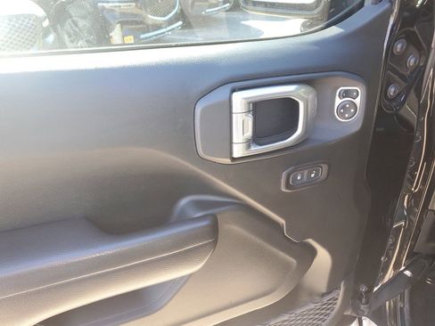 Used 2019 Jeep Wrangler Unlimited Rubicon image 25