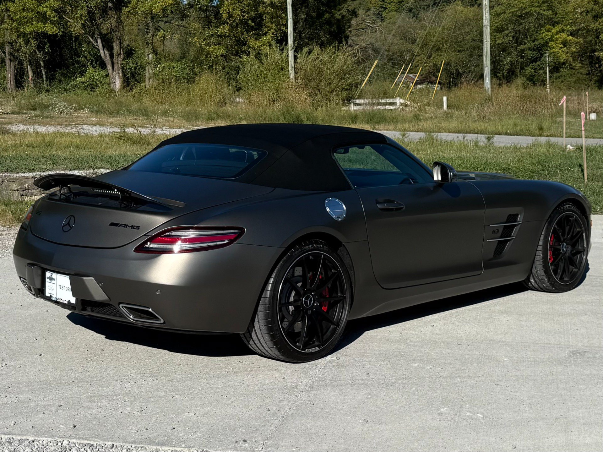 Used 2012 Mercedes-Benz SLS AMG Roadster image 16