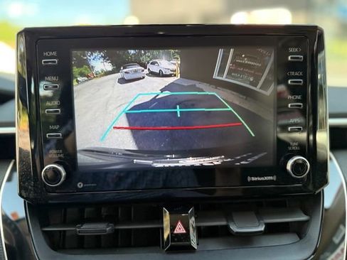 Used 2021 Toyota Corolla LE image 25