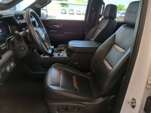 Used 2023 GMC Sierra 1500 AT4 w/ AT4 Premium Package AWD/4WD image 11