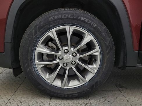 Used 2019 Jeep Cherokee Latitude Plus image 31