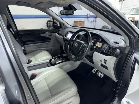Used 2018 Honda Pilot Touring image 31