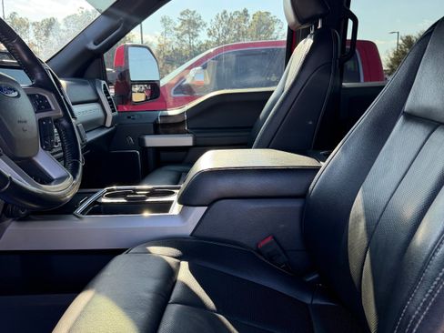 Used 2022 Ford F350 Lariat w/ Lariat Ultimate Package image 13