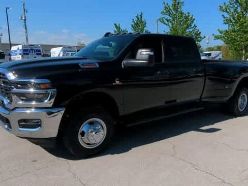 New 2026 RAM 3500 Tradesman AWD/4WD image 4