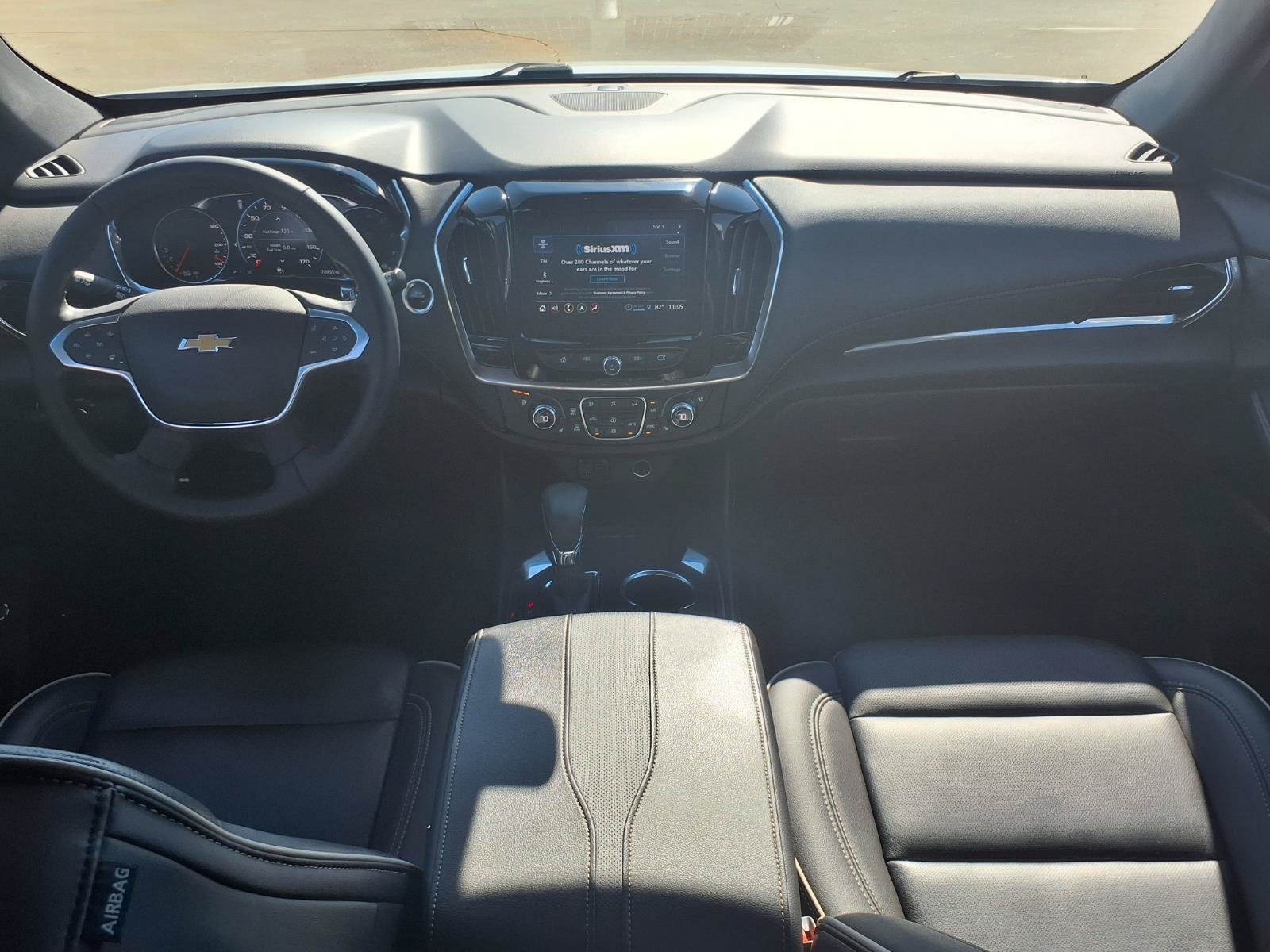 Used 2023 Chevrolet Traverse Premier FWD image 11