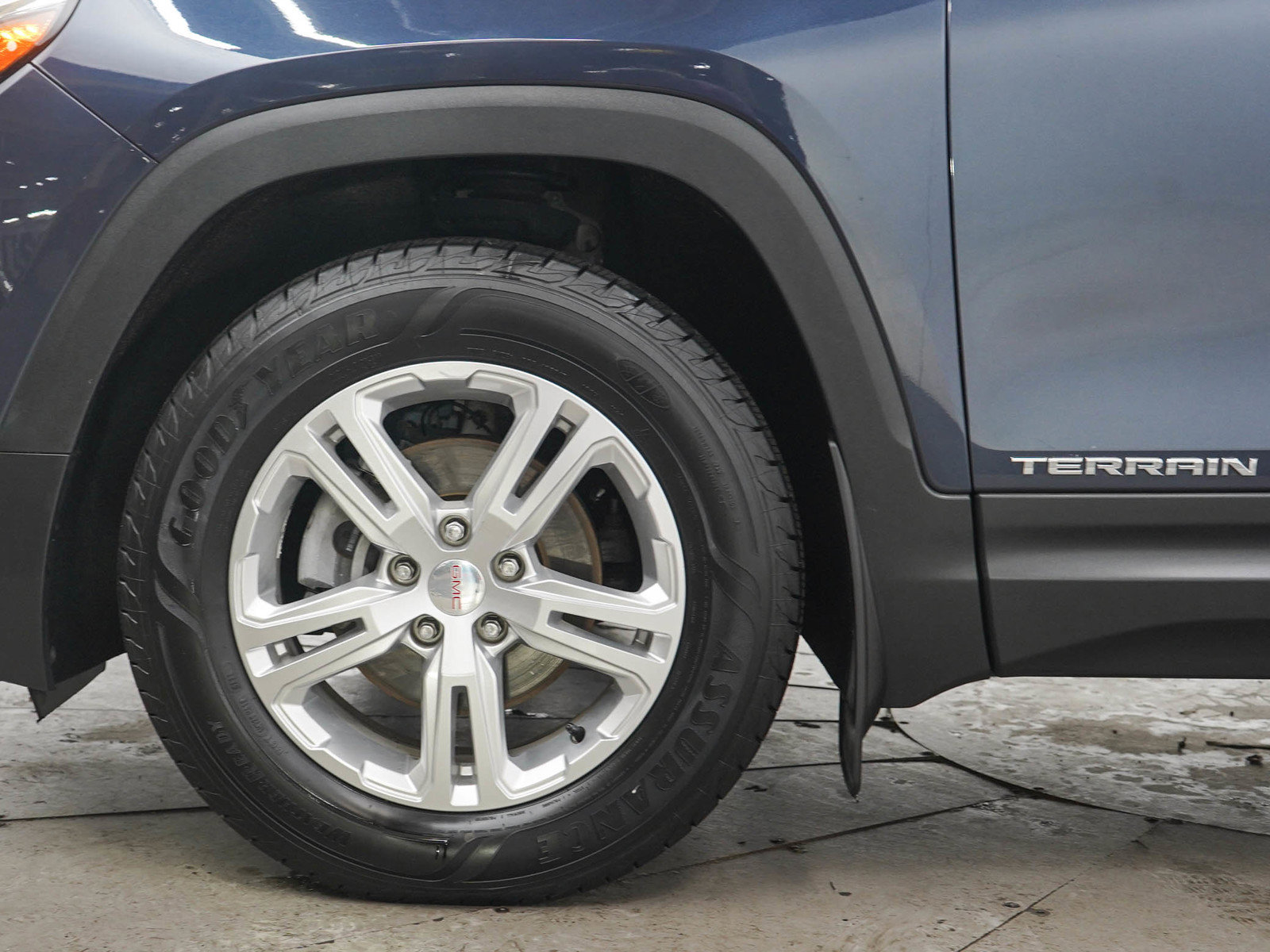 Used 2019 GMC Terrain SLE w/ Driver Convenience Package AWD/4WD image 29