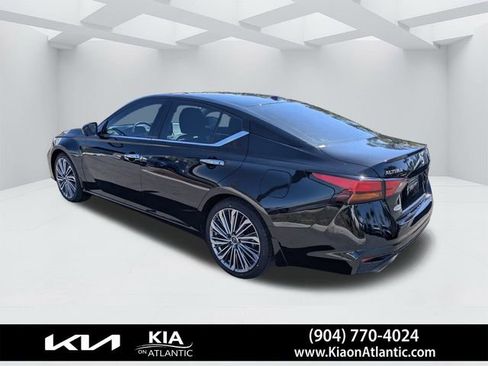 Used 2024 Nissan Altima 2.5 SL FWD image 5