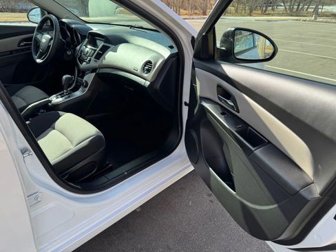 Used 2016 Chevrolet Cruze LS image 16