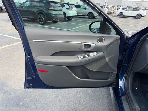 Used 2021 Hyundai Sonata SE w/ Preferred Accessory Package FWD image 13