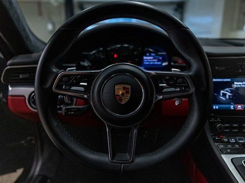 Used 2018 Porsche 911 Carrera image 6