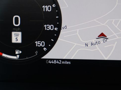 Used 2024 Land Rover Defender 110 S AWD/4WD image 22