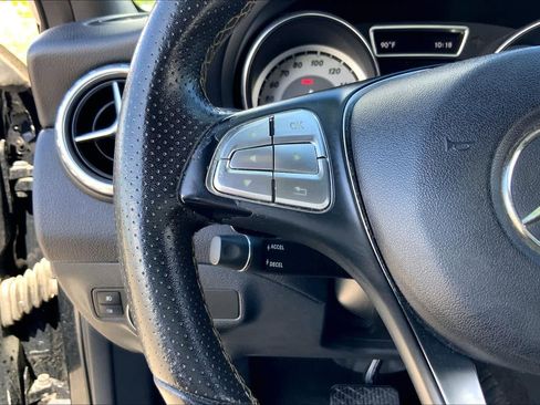 Used 2017 Mercedes-Benz GLA 250 image 23