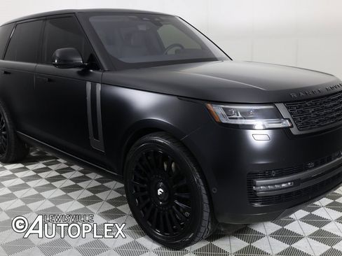 Used 2023 Land Rover Range Rover SE image 3