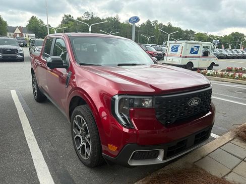 Used 2025 Ford Maverick Lariat AWD/4WD image 3
